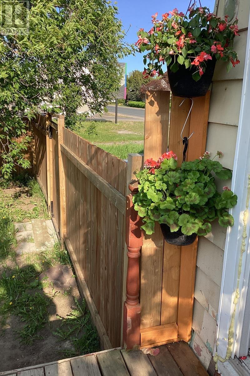 1052 Wellington St E, Sault Ste. Marie, Ontario  P6A 2N9 - Photo 43 - SM260507