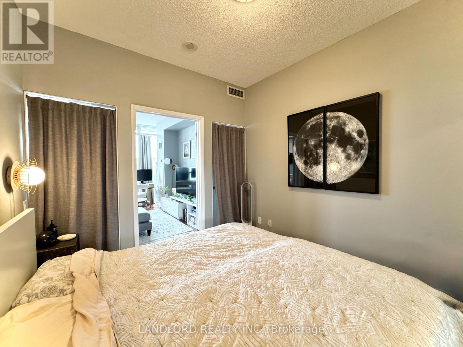 2111 - 25 Carlton Street, Toronto (Church-Yonge Corridor), Ontario  M5B 1L4 - Photo 17 - C12908600