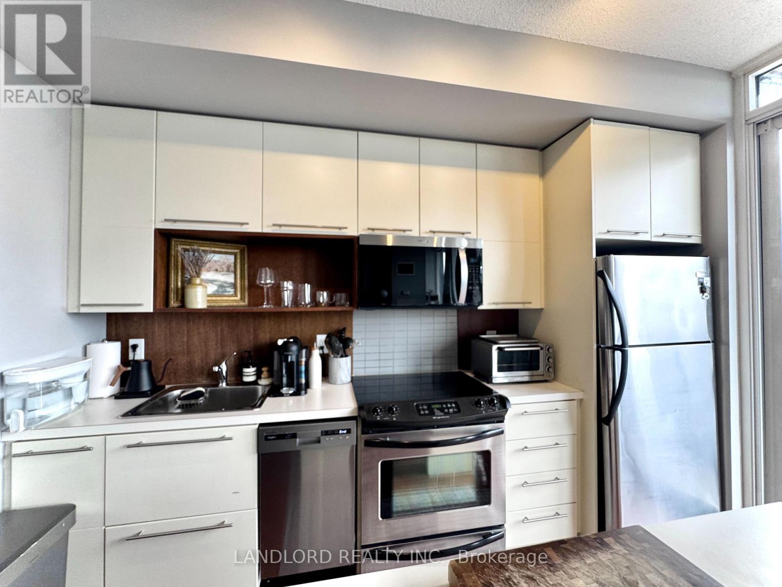 2111 - 25 Carlton Street, Toronto (Church-Yonge Corridor), Ontario  M5B 1L4 - Photo 2 - C12908600