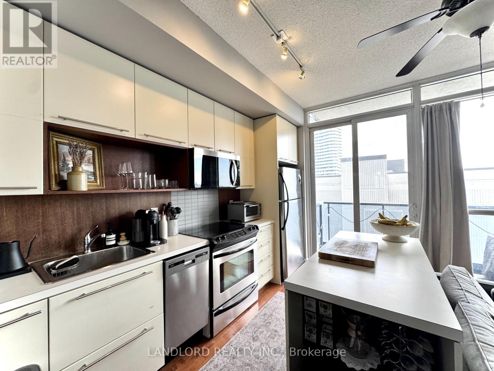 2111 - 25 Carlton Street, Toronto (Church-Yonge Corridor), Ontario  M5B 1L4 - Photo 6 - C12908600