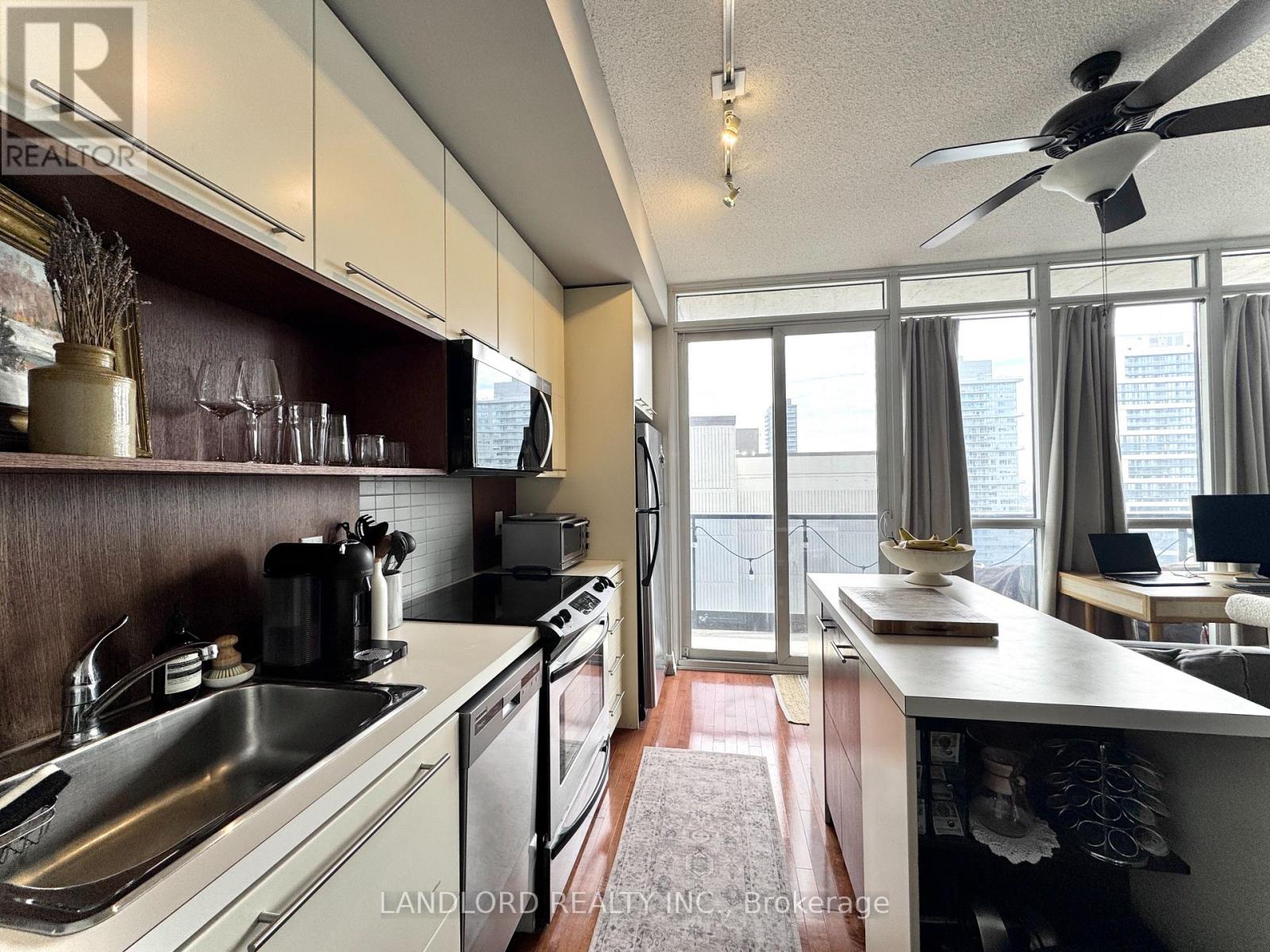 2111 - 25 Carlton Street, Toronto (Church-Yonge Corridor), Ontario  M5B 1L4 - Photo 7 - C12908600