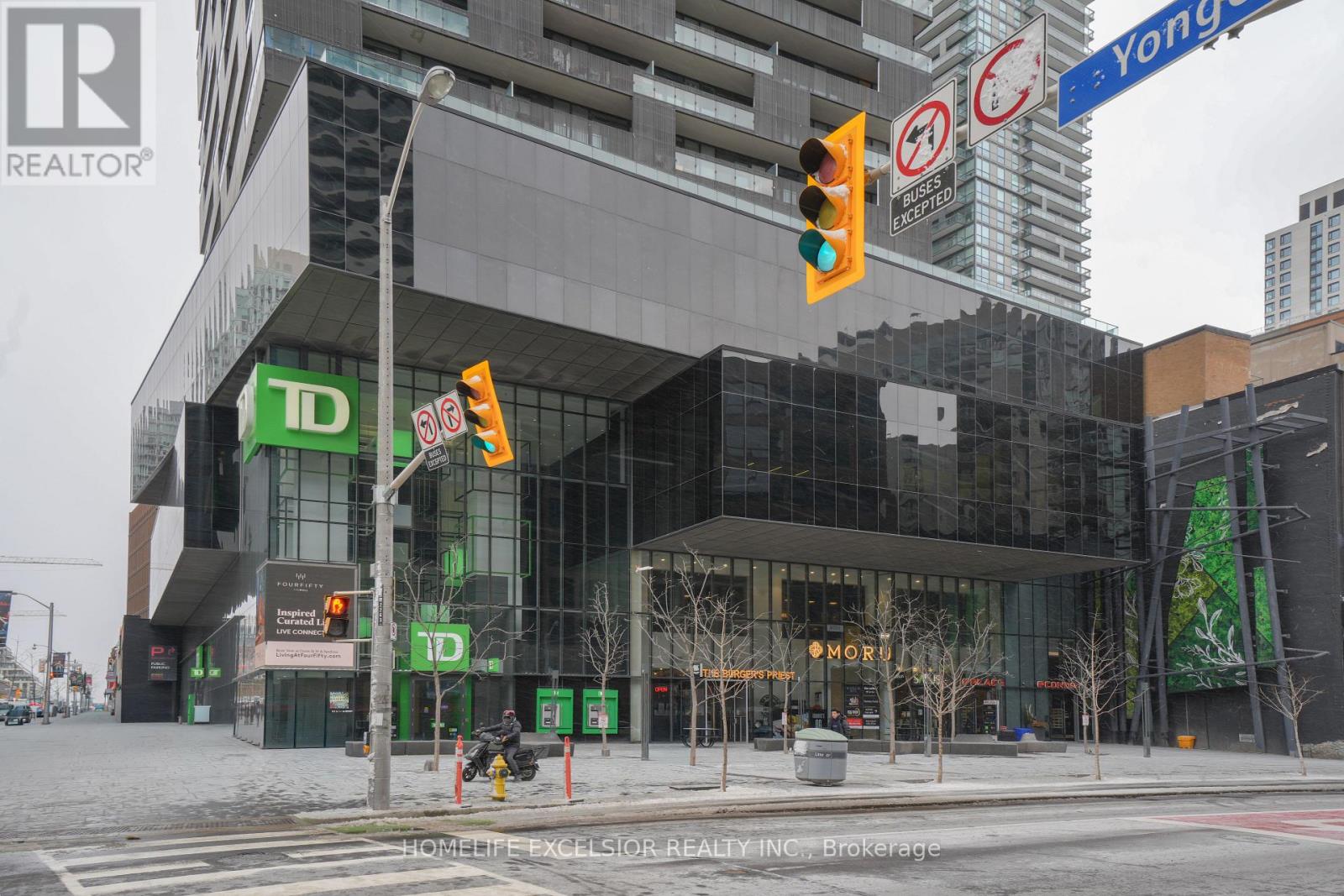 2002 - 8 Eglinton Avenue E, Toronto, Ontario  M4P 0C1 - Photo 3 - C12908668