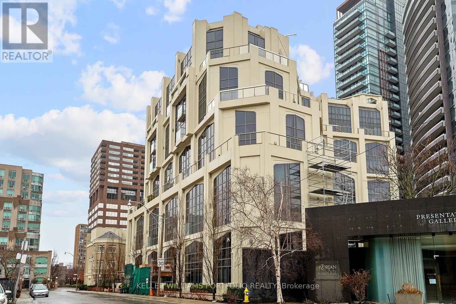 205 - 3 MCALPINE STREET, Toronto, Ontario