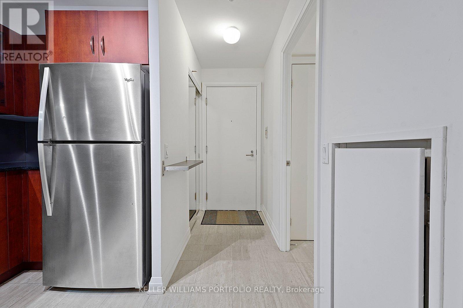 205 - 3 Mcalpine Street, Toronto (Annex), Ontario  M5R 3T5 - Photo 3 - C12908712