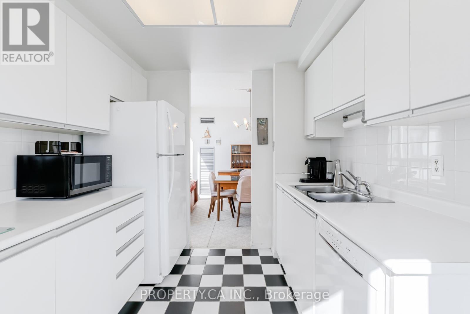 1401 - 7 Bishop Avenue, Toronto, Ontario  M2M 4J4 - Photo 14 - C12908772