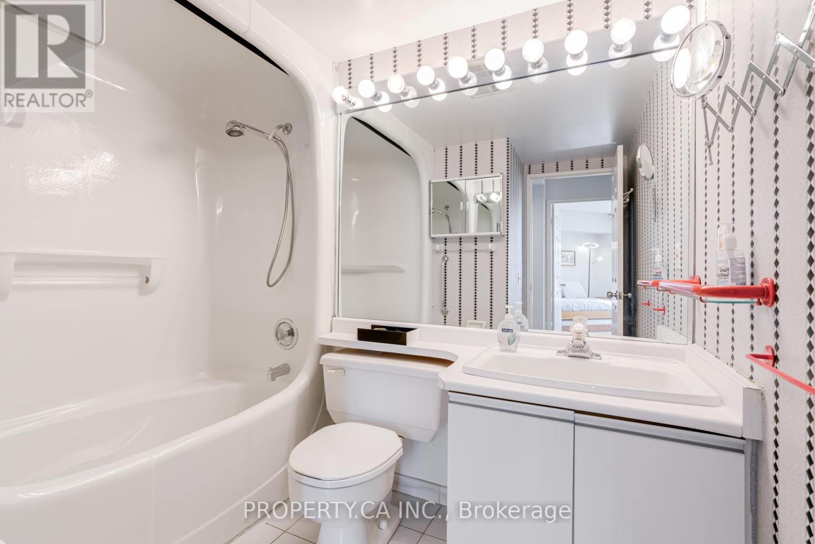 1401 - 7 Bishop Avenue, Toronto, Ontario  M2M 4J4 - Photo 25 - C12908772