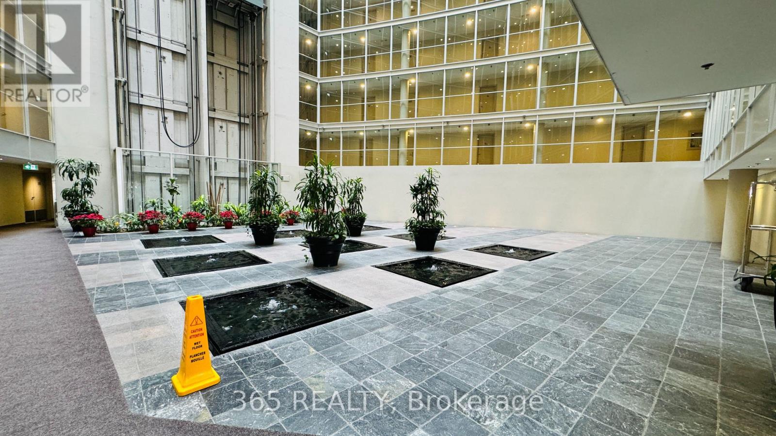 1801 - 650 Queens Quay W, Toronto (Niagara), Ontario  M5V 3N2 - Photo 3 - C12908804