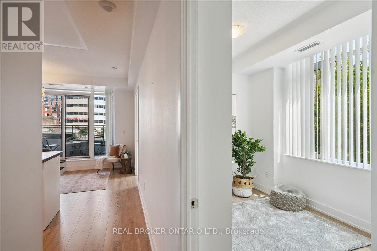 215 - 525 Adelaide Street W, Toronto (Waterfront Communities), Ontario  M5V 0N7 - Photo 16 - C12908818