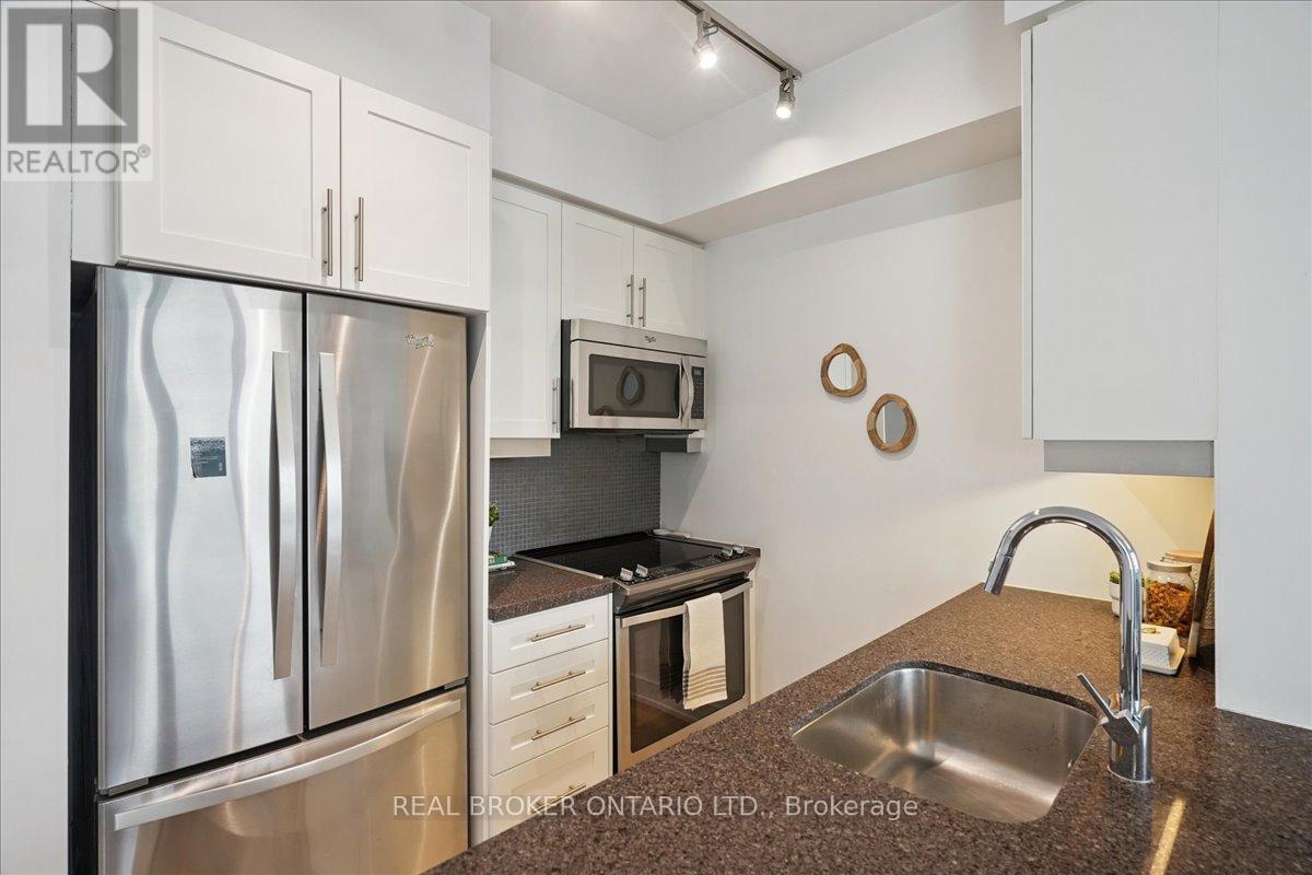 215 - 525 Adelaide Street W, Toronto (Waterfront Communities), Ontario  M5V 0N7 - Photo 5 - C12908818