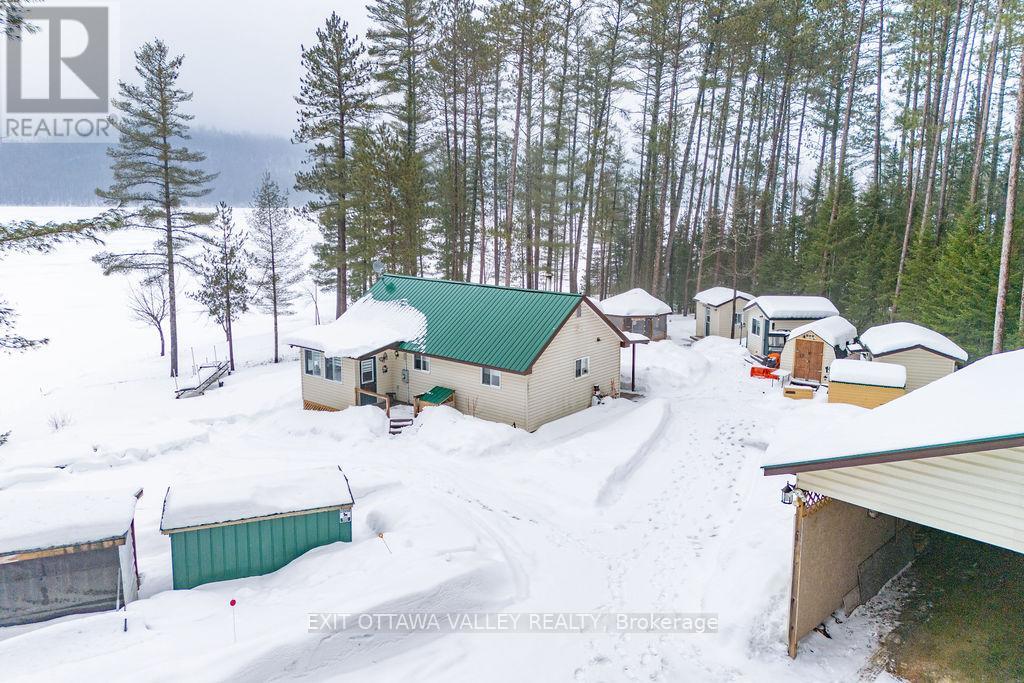 51 Myrlin Way, Laurentian Hills, Ontario  K0J 1P0 - Photo 2 - X12908708