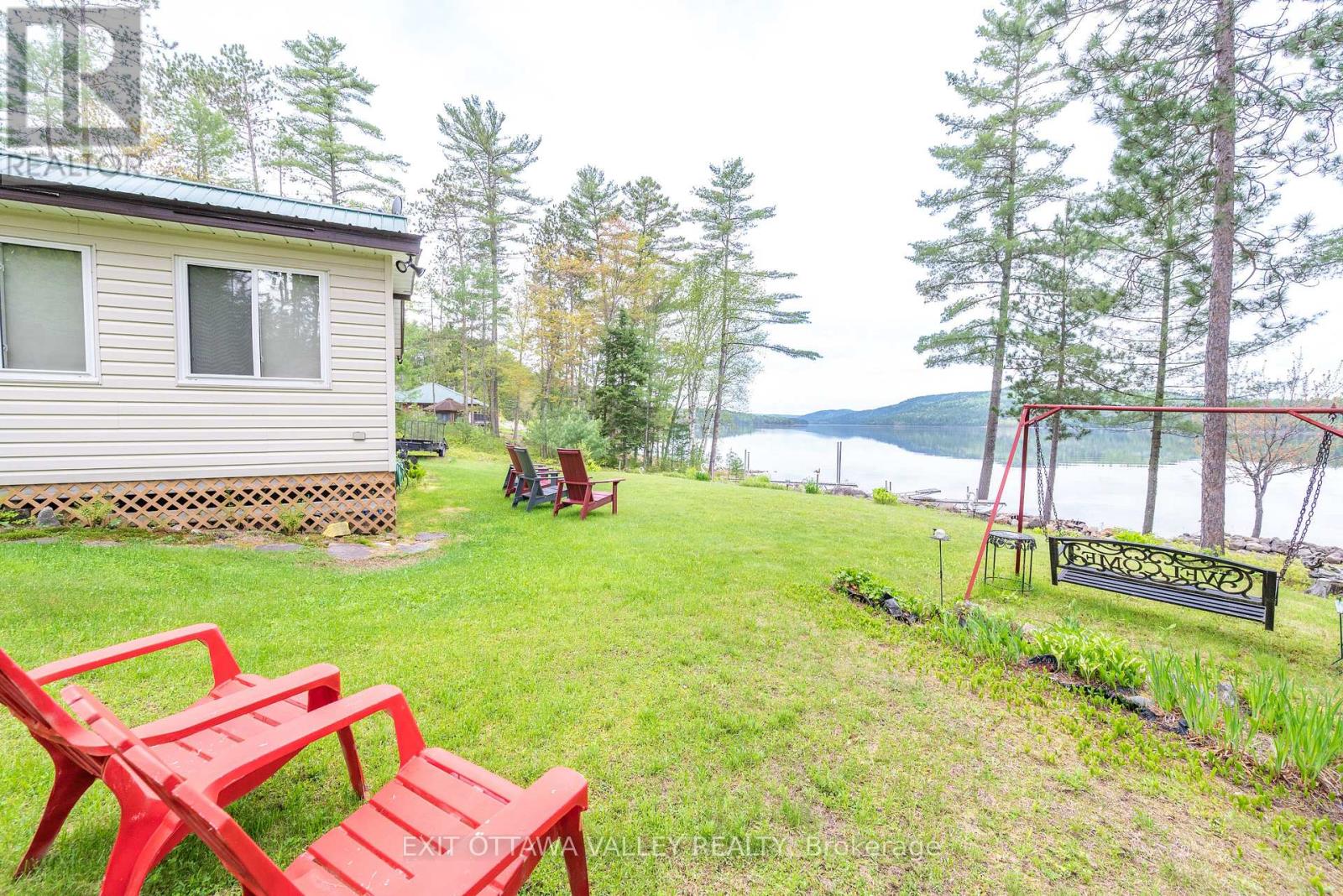 51 Myrlin Way, Laurentian Hills, Ontario  K0J 1P0 - Photo 27 - X12908708