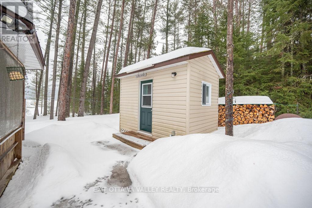 51 Myrlin Way, Laurentian Hills, Ontario  K0J 1P0 - Photo 29 - X12908708