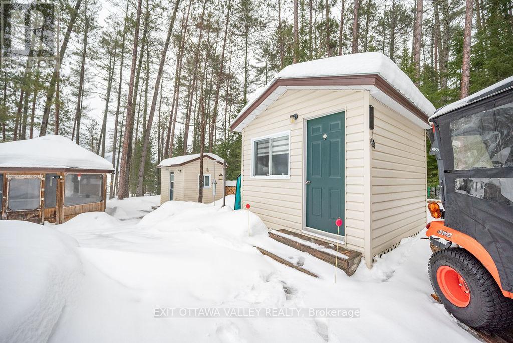 51 Myrlin Way, Laurentian Hills, Ontario  K0J 1P0 - Photo 32 - X12908708