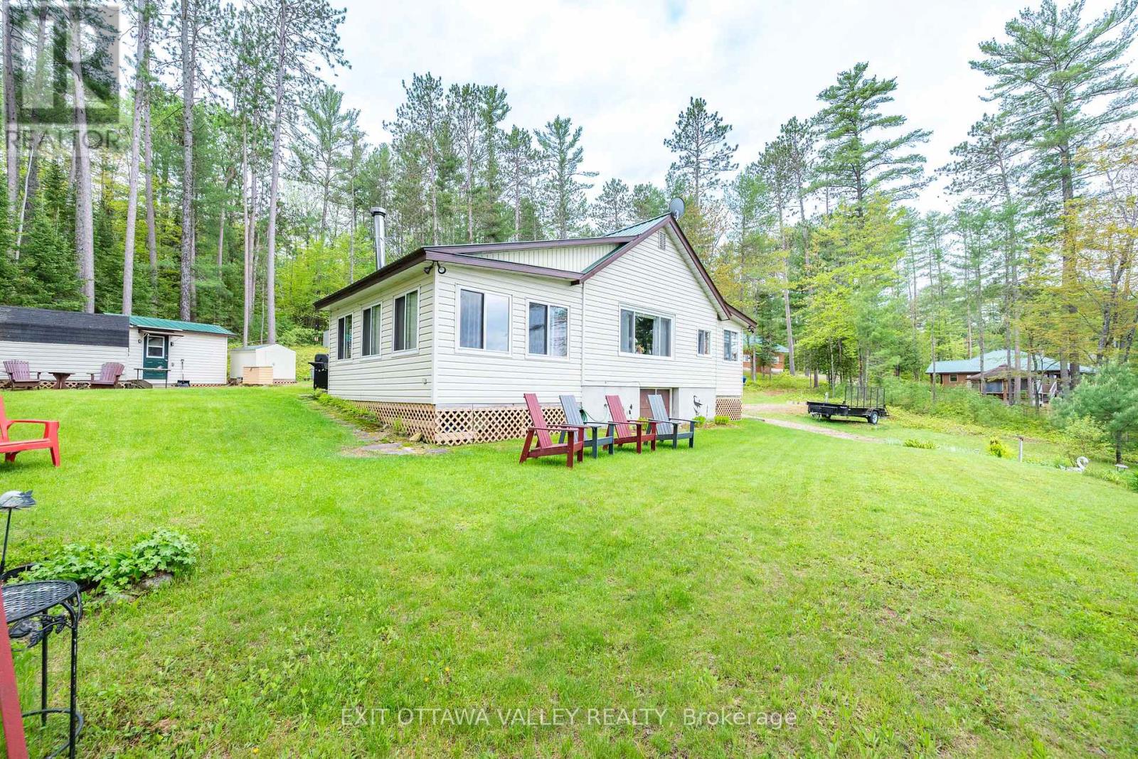 51 Myrlin Way, Laurentian Hills, Ontario  K0J 1P0 - Photo 39 - X12908708