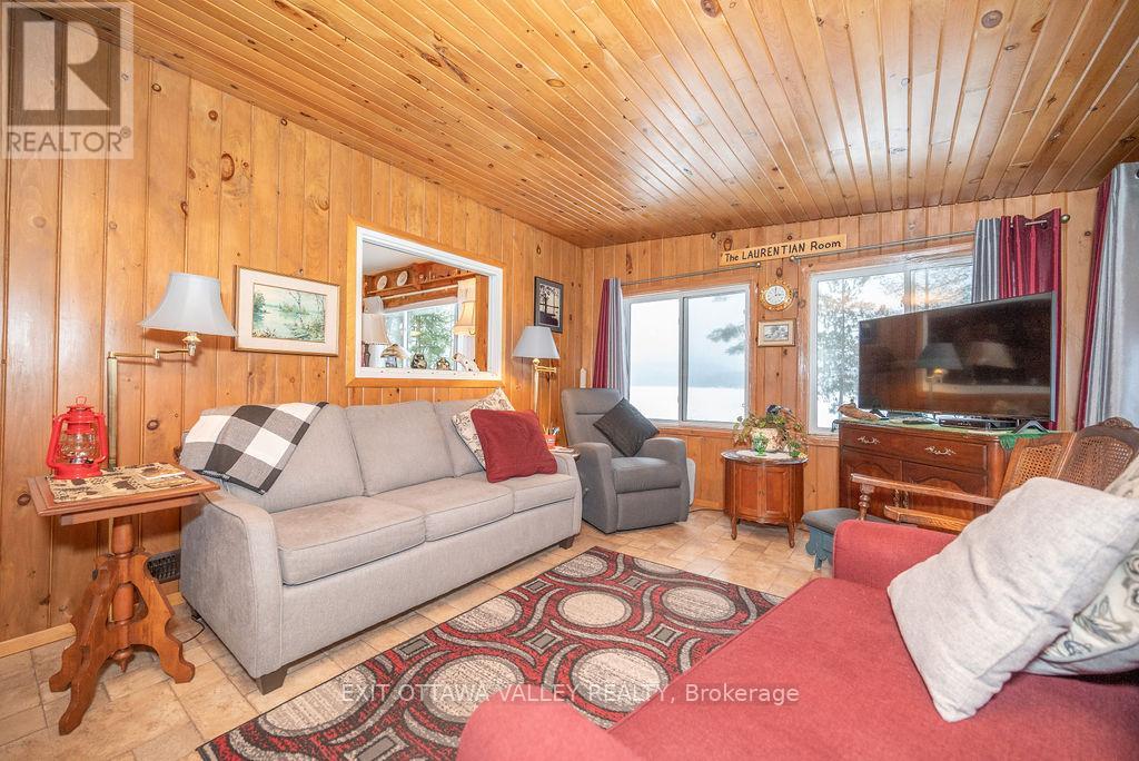 51 Myrlin Way, Laurentian Hills, Ontario  K0J 1P0 - Photo 6 - X12908708