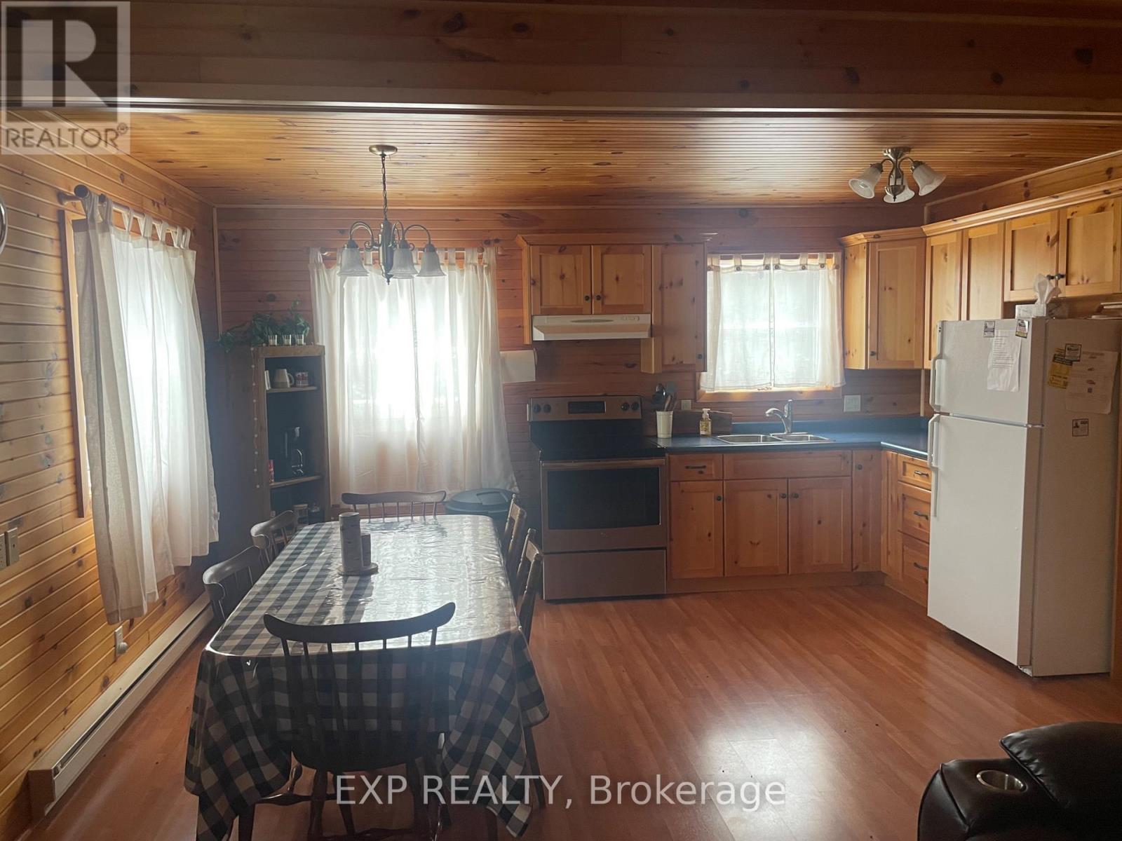 35 Paradise Road, South Algonquin, Ontario  K0J 2M0 - Photo 5 - X12908830