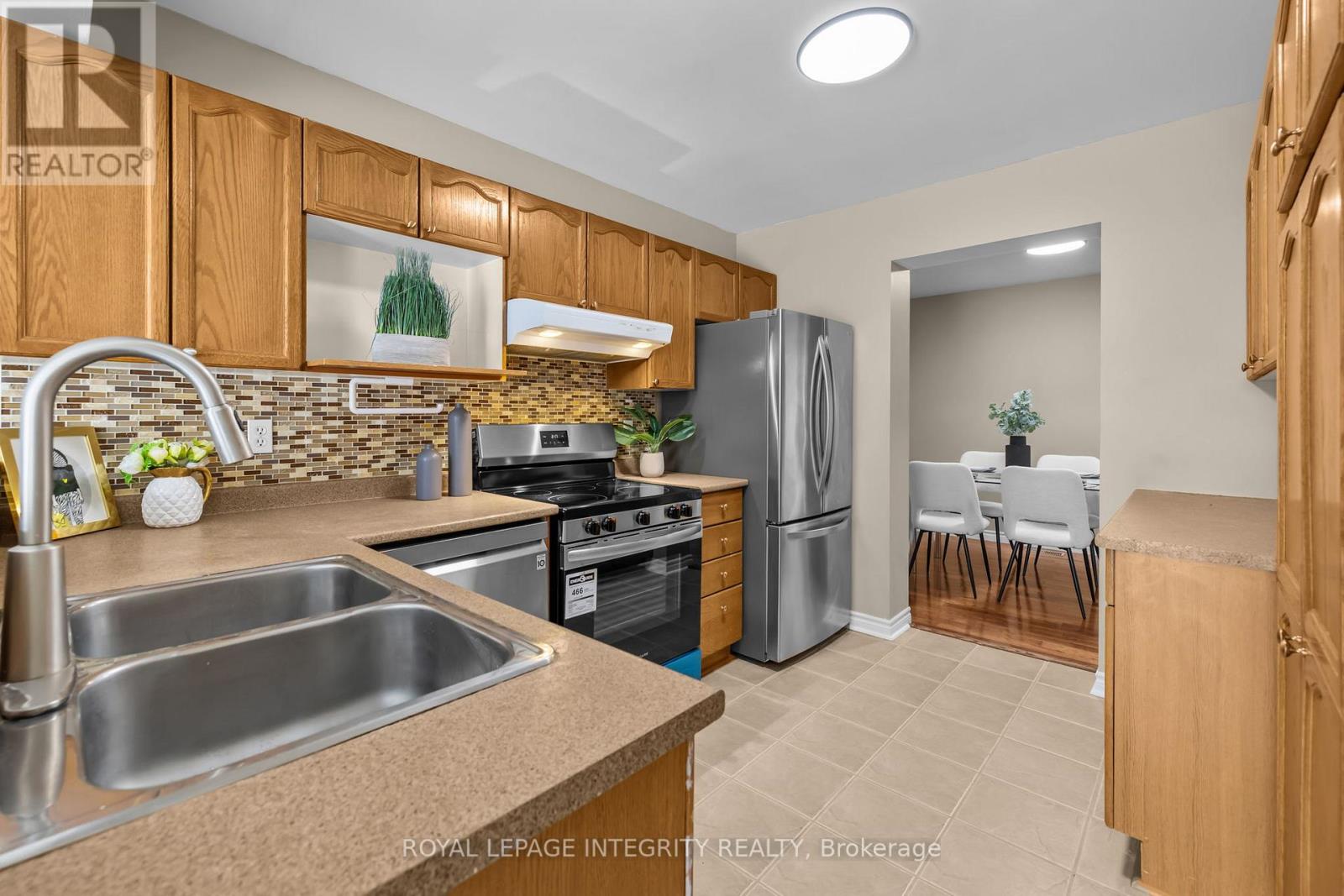 35 Randall James Drive, Ottawa, Ontario  K2S 1L9 - Photo 18 - X12908486