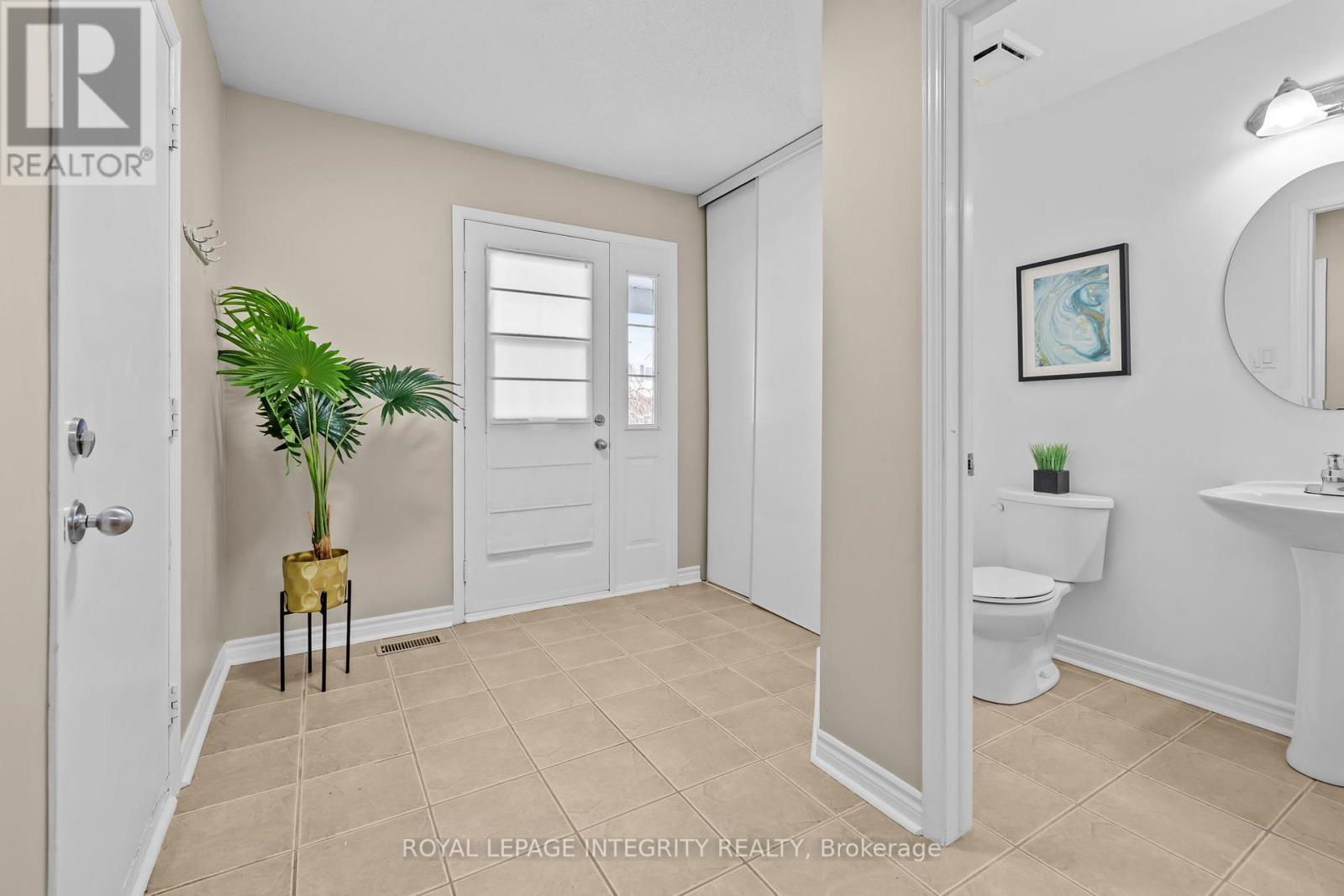 35 Randall James Drive, Ottawa, Ontario  K2S 1L9 - Photo 3 - X12908486