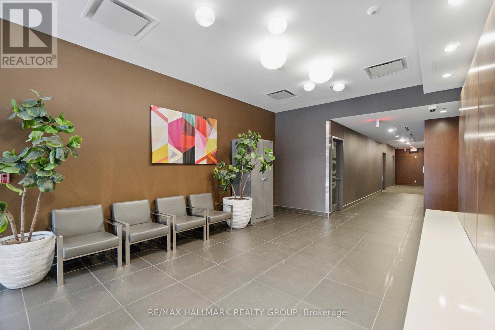 750 - 340 Mcleod Street, Ottawa, Ontario  K2P 1A4 - Photo 4 - X12908620