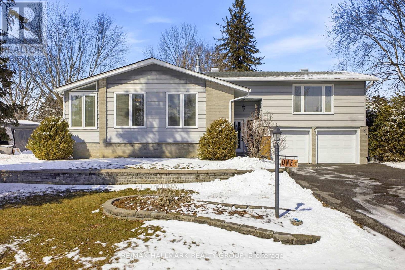 1 Howden Avenue, Ottawa, Ontario  K2G 3H3 - Photo 2 - X12908696