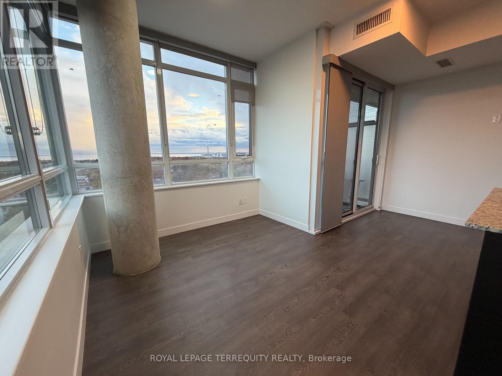 910 - 2055 Danforth Avenue, Toronto, Ontario  M4C 1J8 - Photo 8 - E12908558