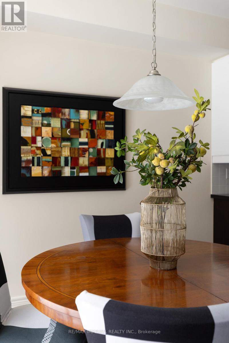 16 Carriage House Court, Richmond Hill, Ontario  L4E 4V3 - Photo 14 - N12908628