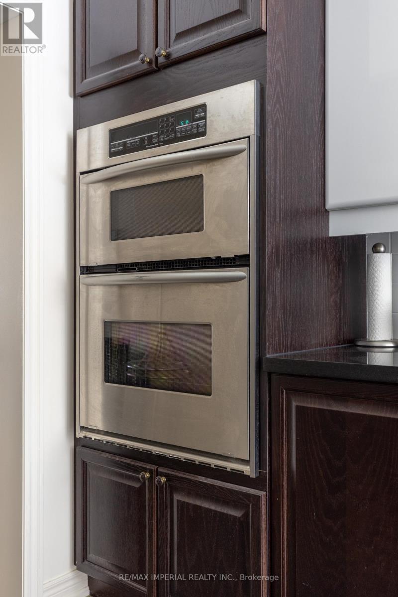 16 Carriage House Court, Richmond Hill, Ontario  L4E 4V3 - Photo 18 - N12908628