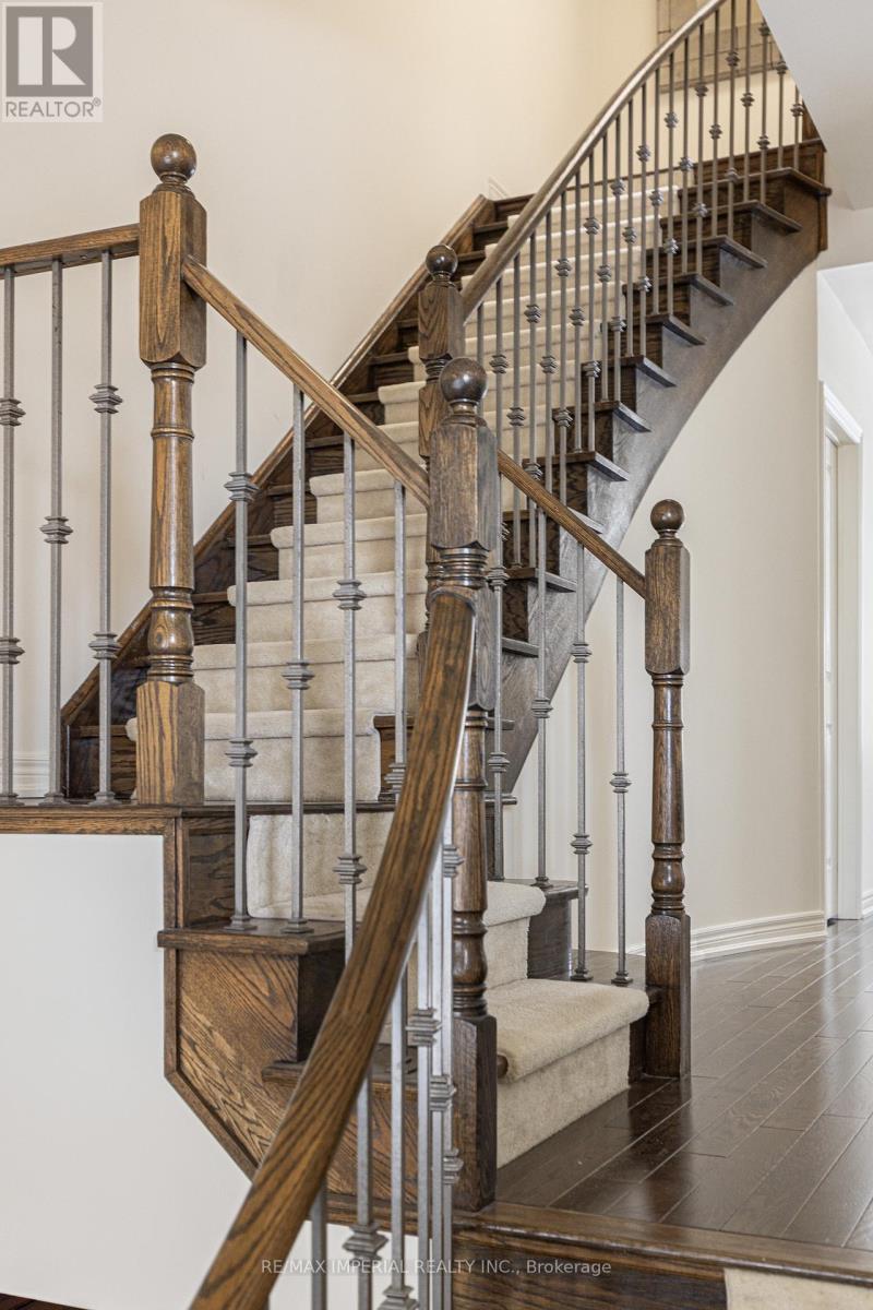 16 Carriage House Court, Richmond Hill, Ontario  L4E 4V3 - Photo 21 - N12908628