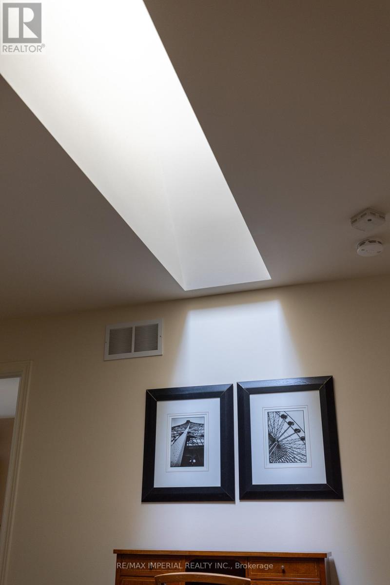 16 Carriage House Court, Richmond Hill, Ontario  L4E 4V3 - Photo 23 - N12908628