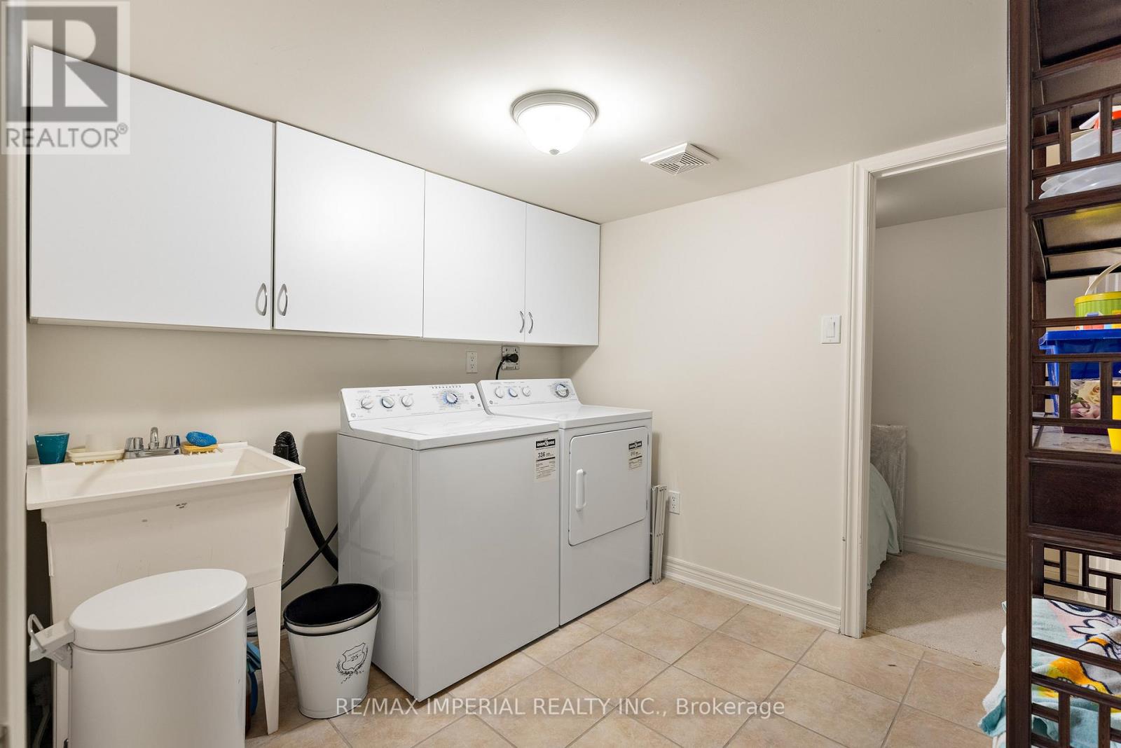 16 Carriage House Court, Richmond Hill, Ontario  L4E 4V3 - Photo 39 - N12908628