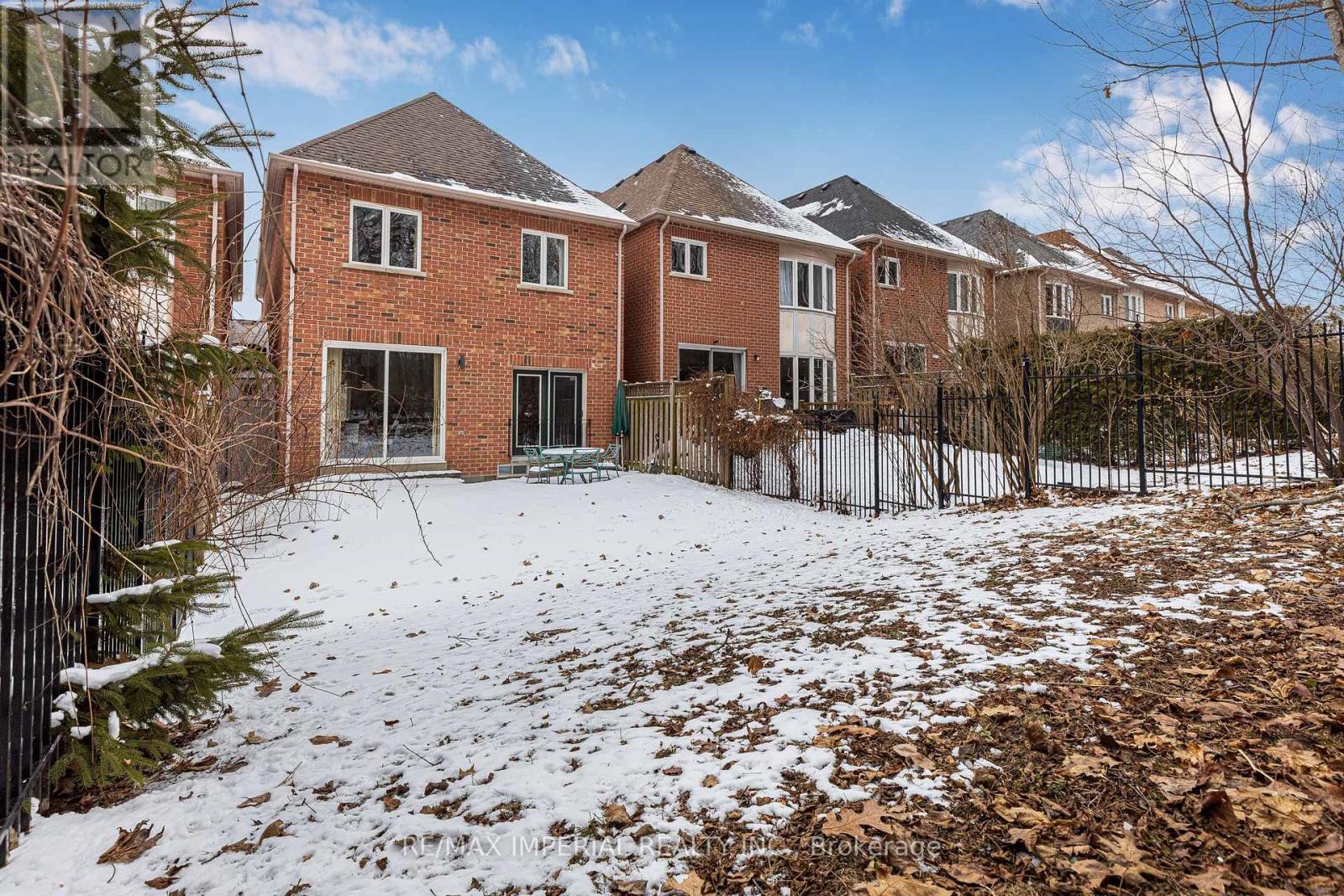 16 Carriage House Court, Richmond Hill, Ontario  L4E 4V3 - Photo 47 - N12908628