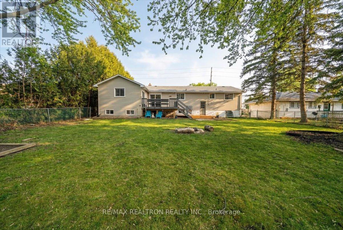 400 Dayfoot Street, New Tecumseth, Ontario  L0G 1A0 - Photo 37 - N12908638