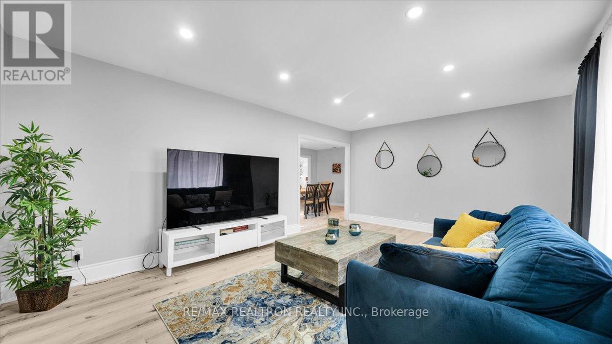 400 Dayfoot Street, New Tecumseth, Ontario  L0G 1A0 - Photo 4 - N12908638