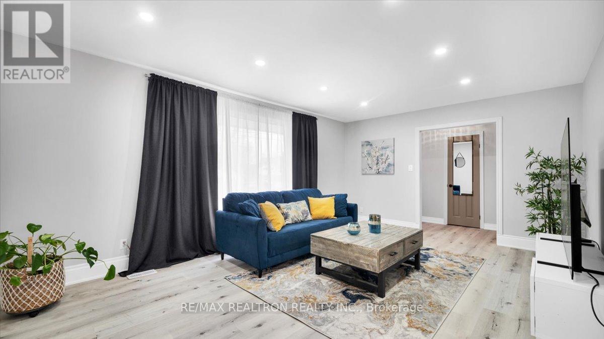 400 Dayfoot Street, New Tecumseth, Ontario  L0G 1A0 - Photo 5 - N12908638