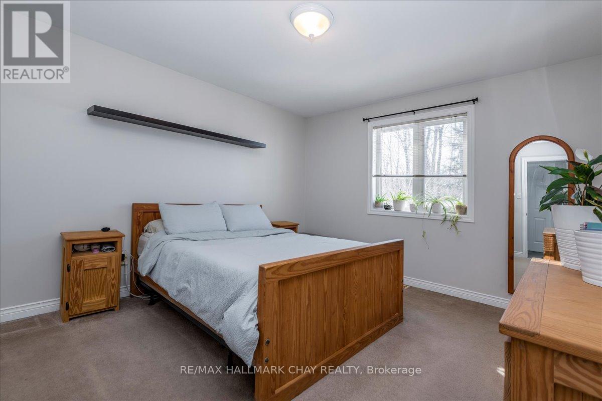 1103 Belle Aire Beach Road, Innisfil, Ontario  L0L 1C0 - Photo 13 - N12908644