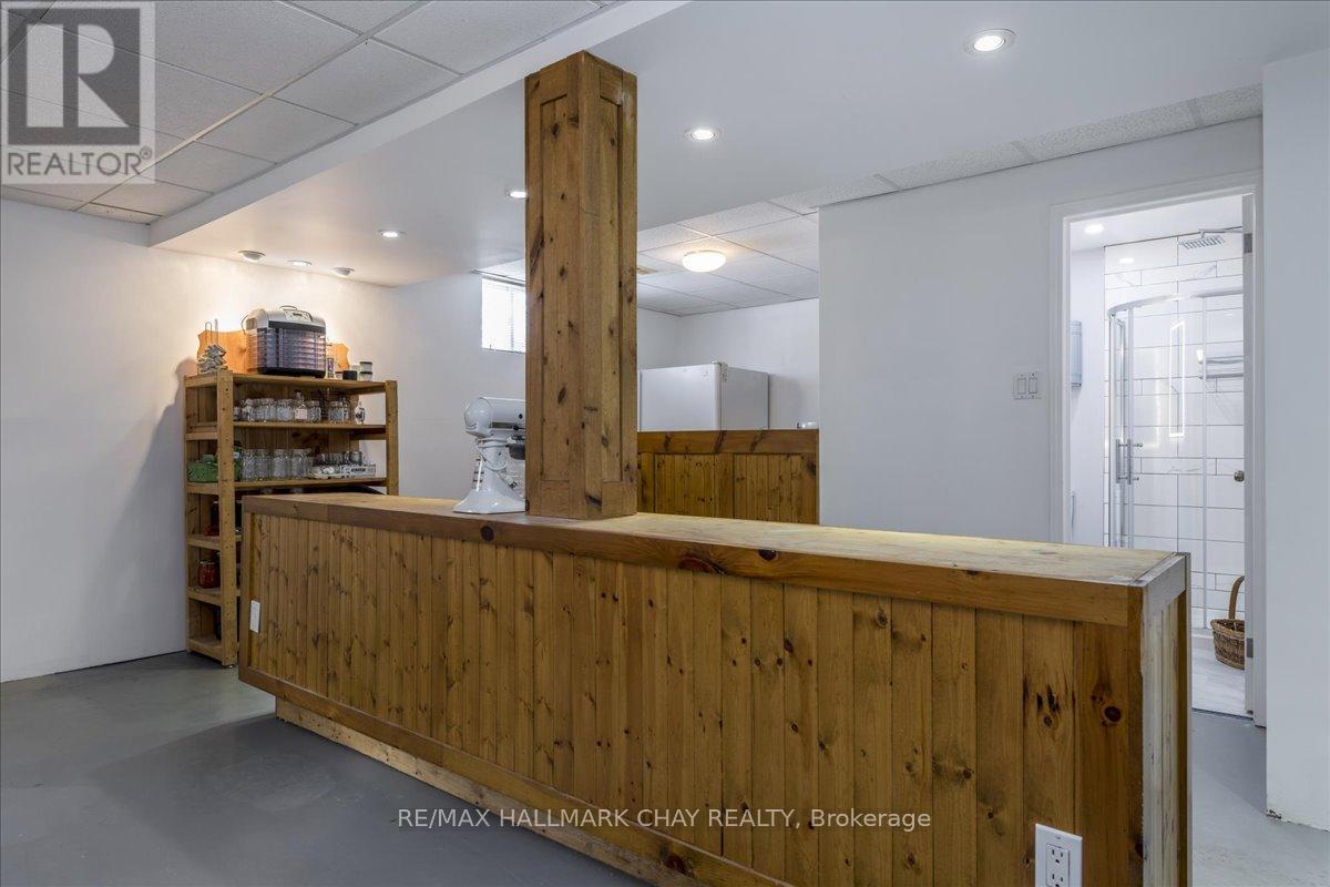 1103 Belle Aire Beach Road, Innisfil, Ontario  L0L 1C0 - Photo 17 - N12908644