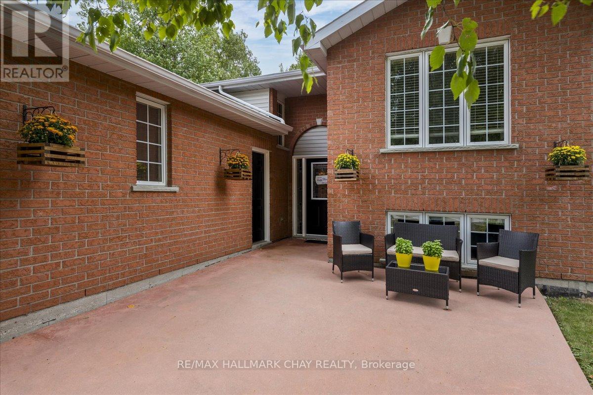 1103 Belle Aire Beach Road, Innisfil, Ontario  L0L 1C0 - Photo 21 - N12908644