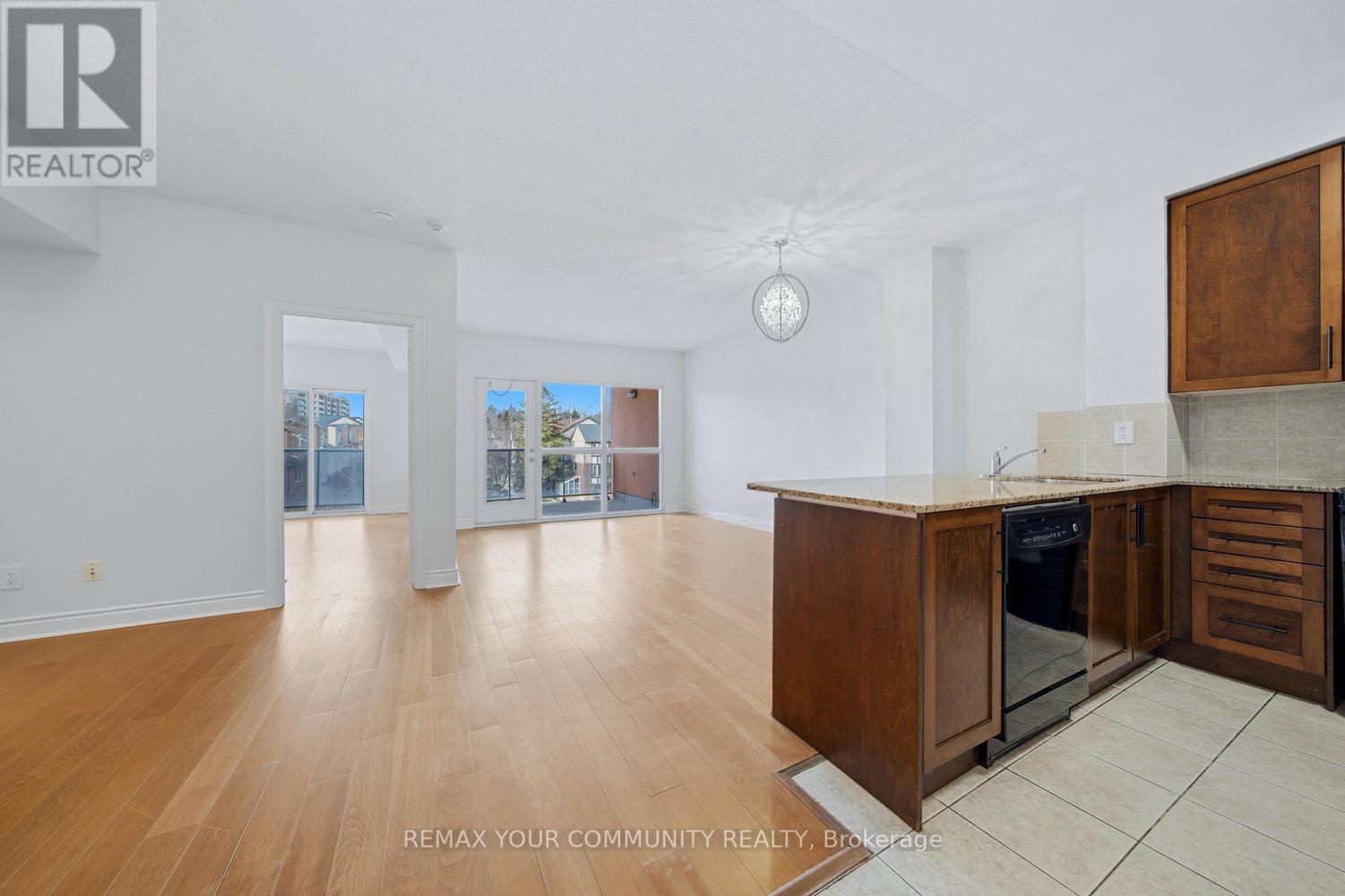 409 - 160 WOODBRIDGE AVENUE, Vaughan, Ontario