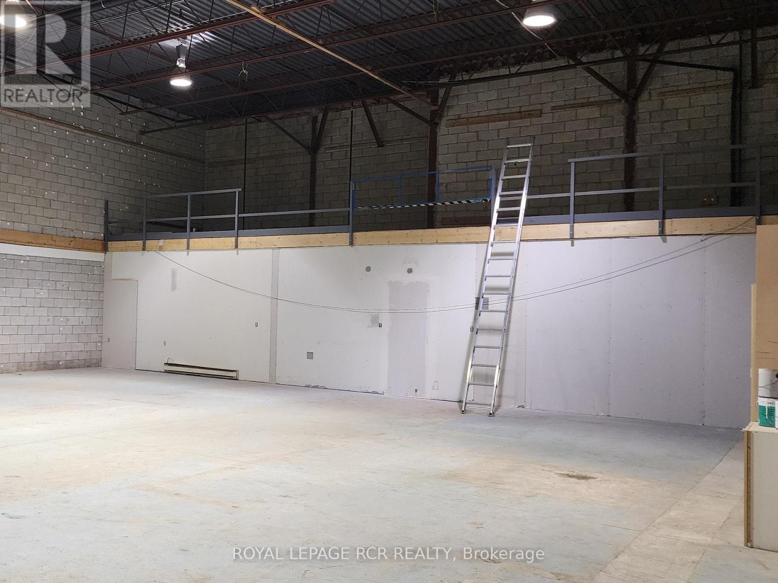 16/17 - 17075 Leslie Street, Newmarket (Newmarket Industrial Park), Ontario  L3Y 8E1 - Photo 4 - N12908702