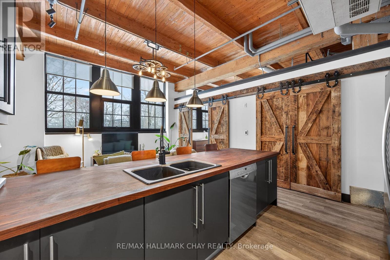 106 - 543 Timothy Street, Newmarket (Central Newmarket), Ontario  L3Y 1R1 - Photo 6 - N12908776