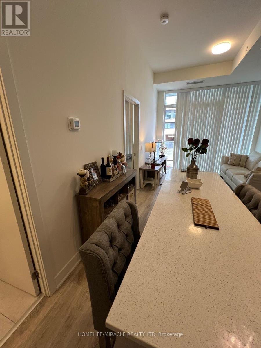 103 - 185 Deerfield Road, Newmarket (Central Newmarket), Ontario  L3Y 0G7 - Photo 3 - N12908778