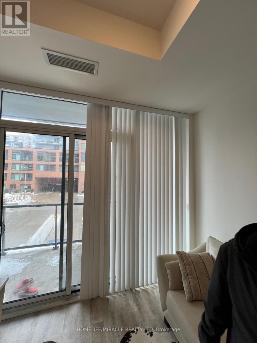 103 - 185 Deerfield Road, Newmarket (Central Newmarket), Ontario  L3Y 0G7 - Photo 4 - N12908778