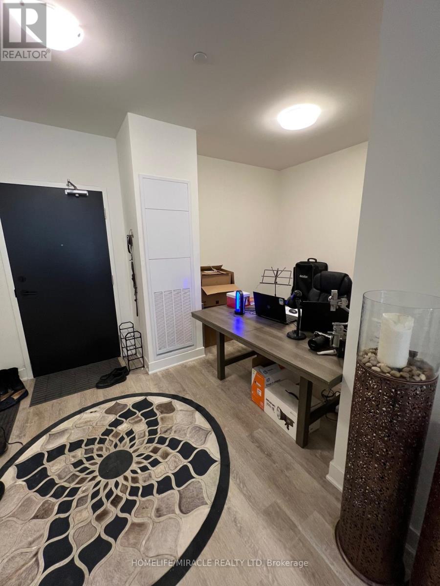 103 - 185 Deerfield Road, Newmarket (Central Newmarket), Ontario  L3Y 0G7 - Photo 5 - N12908778