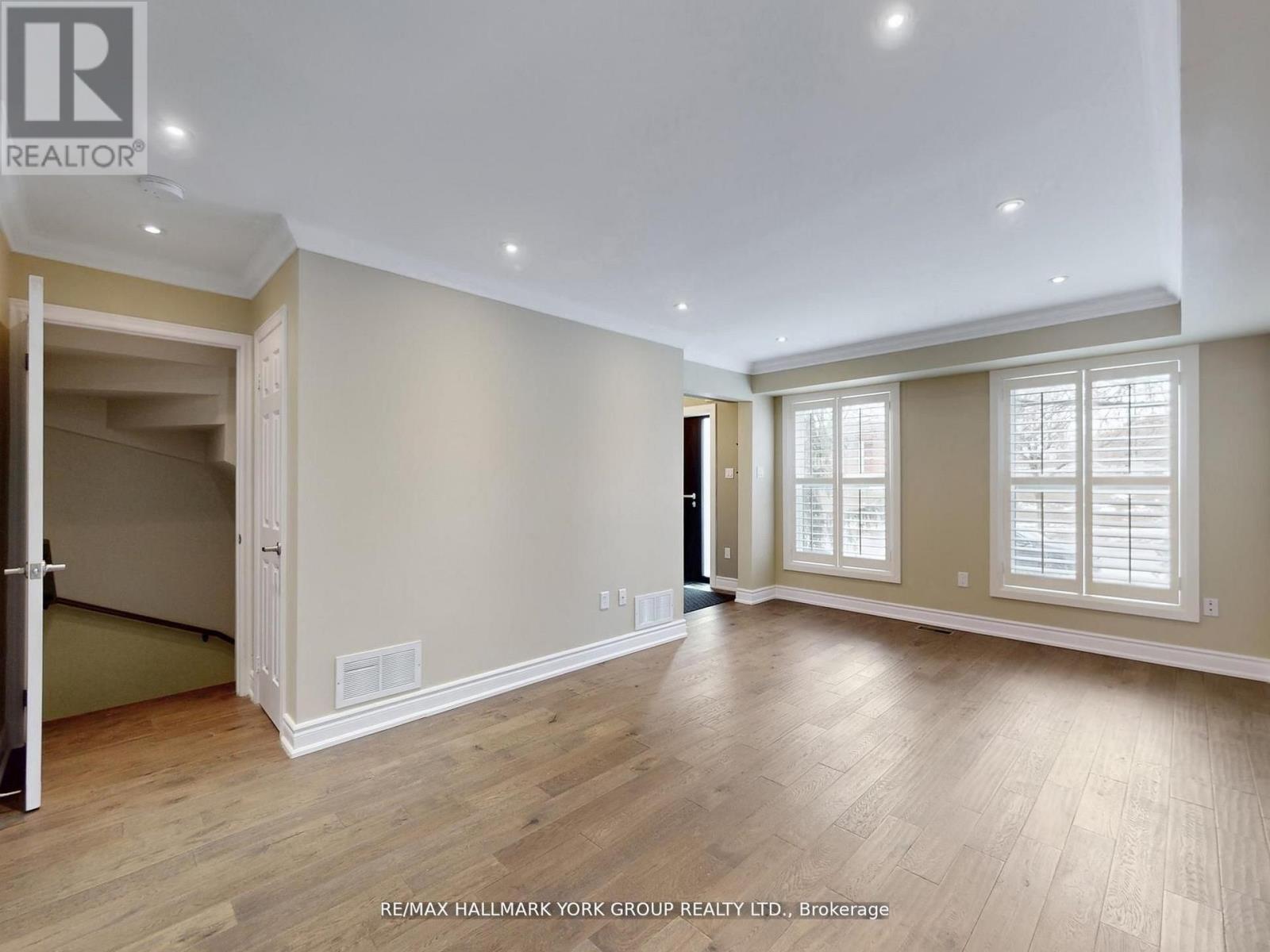 139 John West Way, Aurora (Bayview Wellington), Ontario  L4G 7E3 - Photo 6 - N12908808