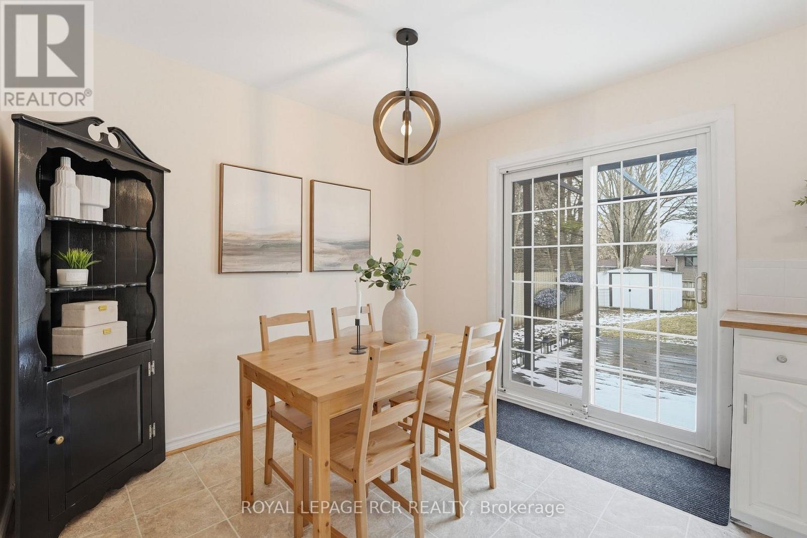 812 Greenfield Crescent, Newmarket, Ontario  L3Y 3B3 - Photo 7 - N12908822