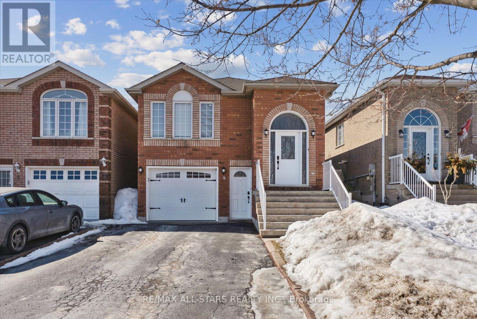 4 SMITH STREET, Bradford West Gwillimbury, Ontario