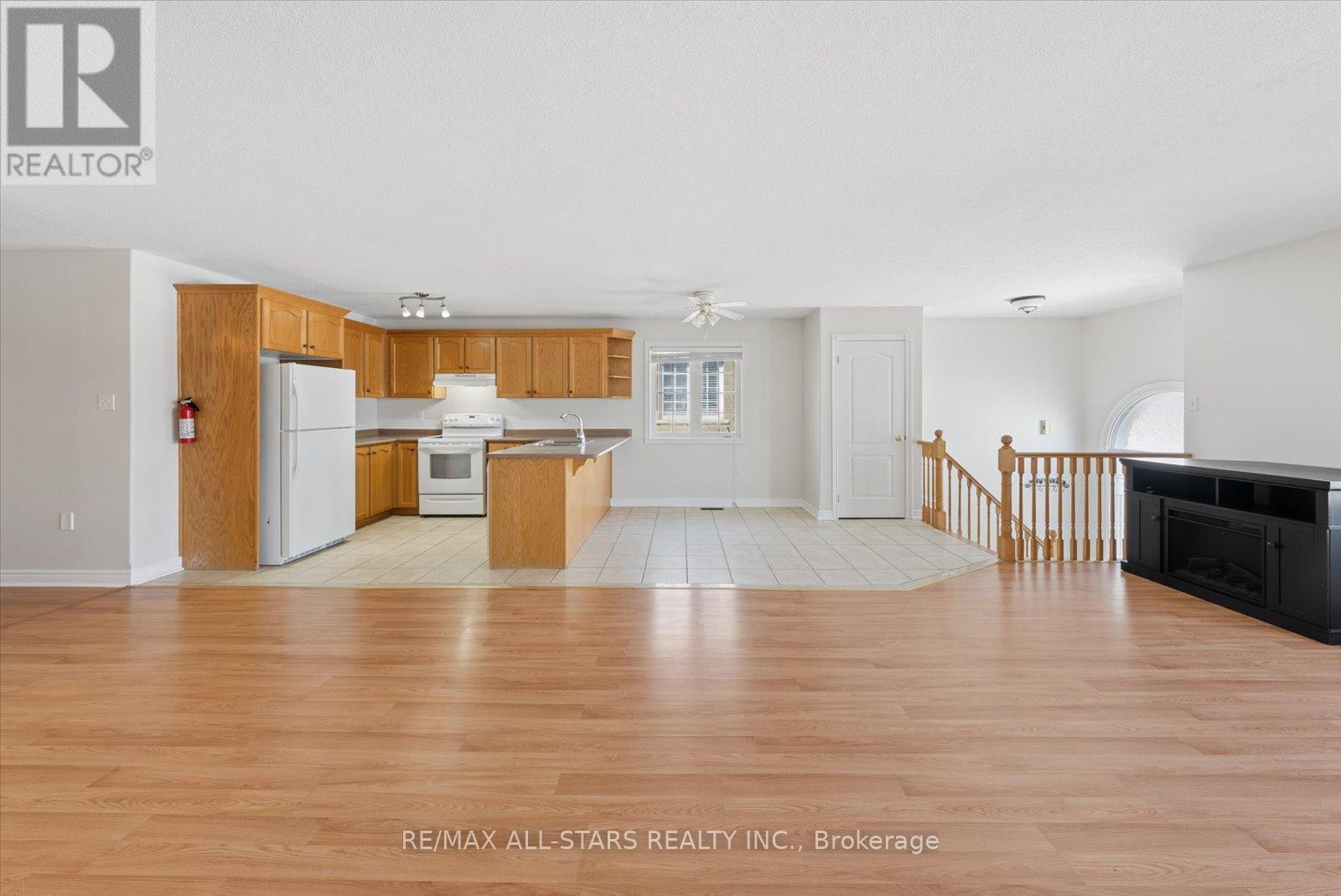 4 Smith Street, Bradford West Gwillimbury, Ontario  L3Z 3C9 - Photo 14 - N12908840