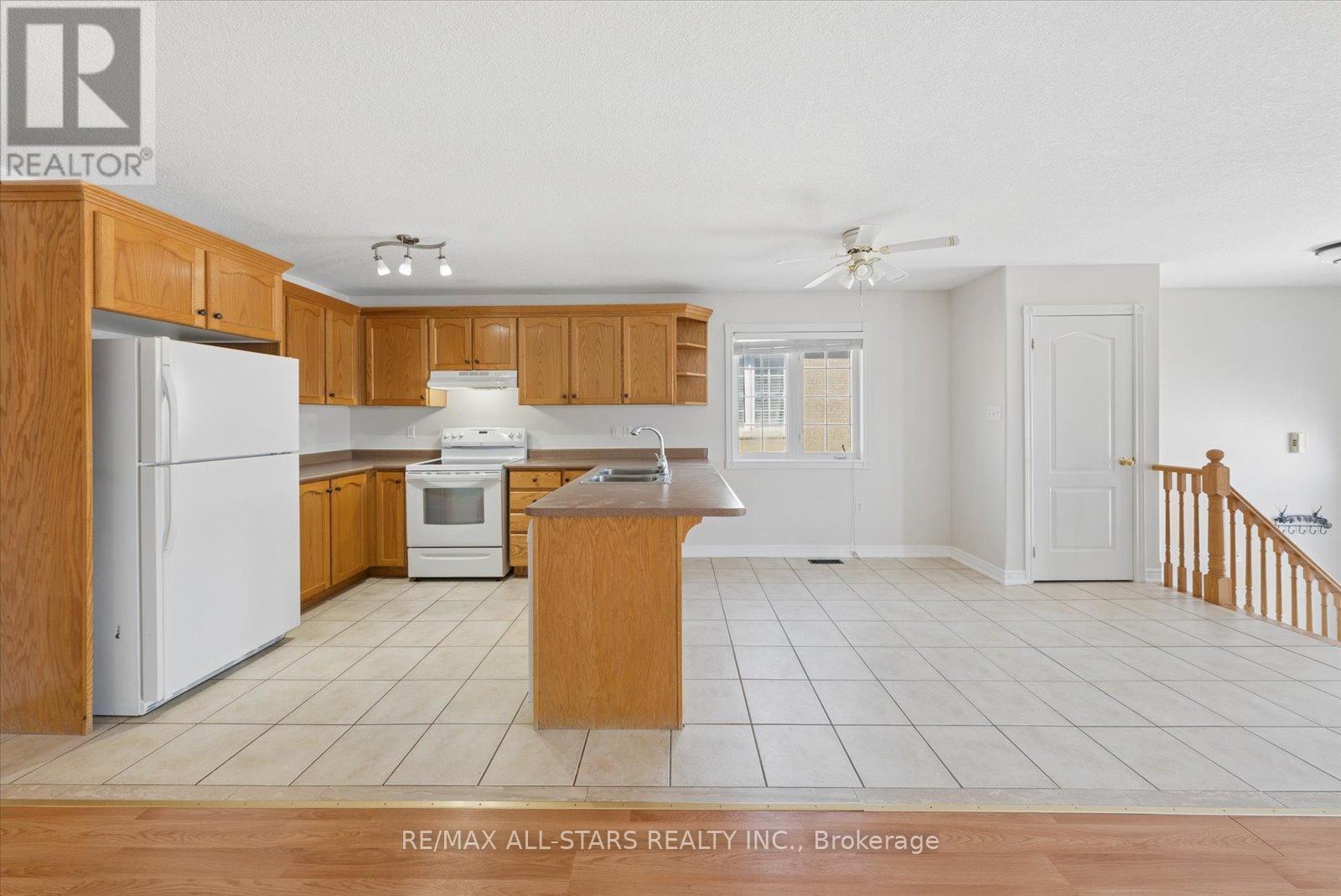 4 Smith Street, Bradford West Gwillimbury, Ontario  L3Z 3C9 - Photo 19 - N12908840