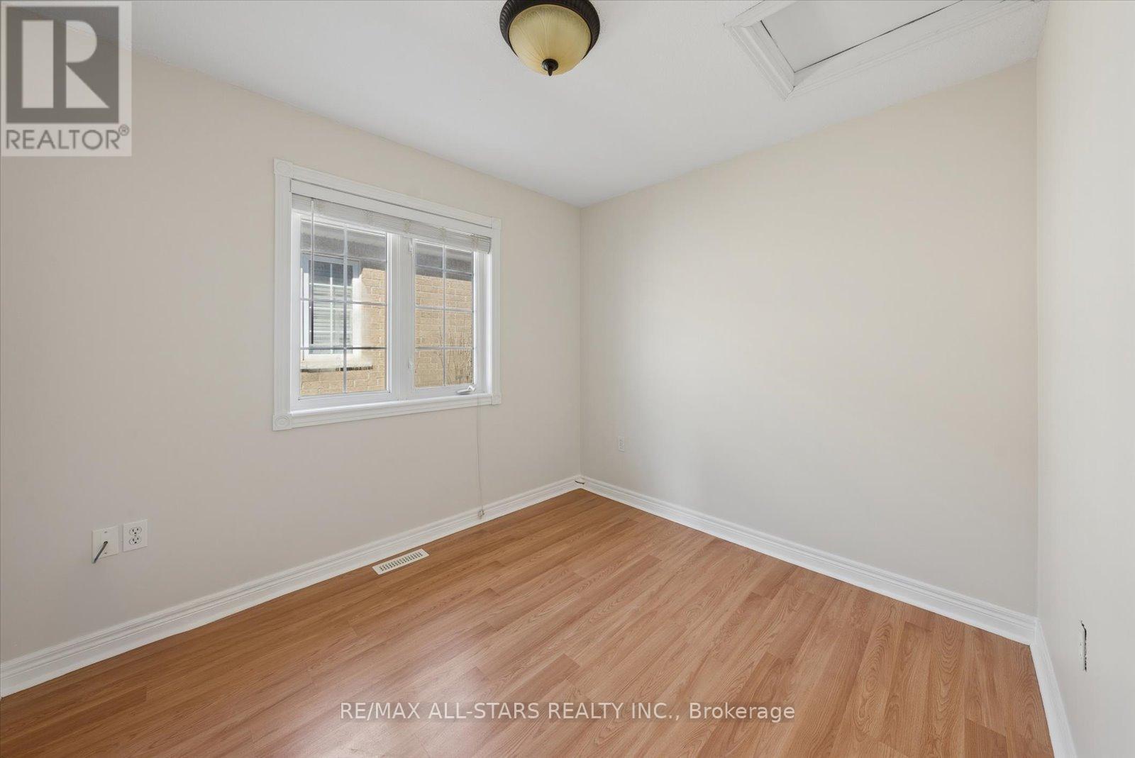 4 Smith Street, Bradford West Gwillimbury, Ontario  L3Z 3C9 - Photo 23 - N12908840