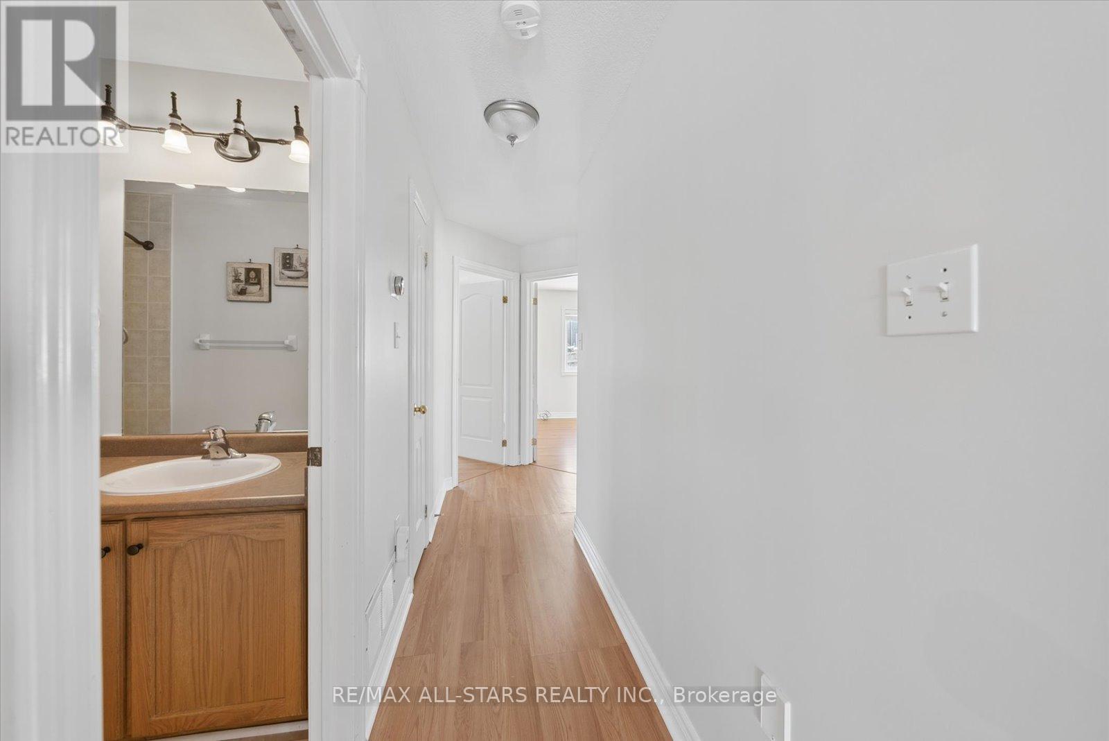 4 Smith Street, Bradford West Gwillimbury, Ontario  L3Z 3C9 - Photo 26 - N12908840